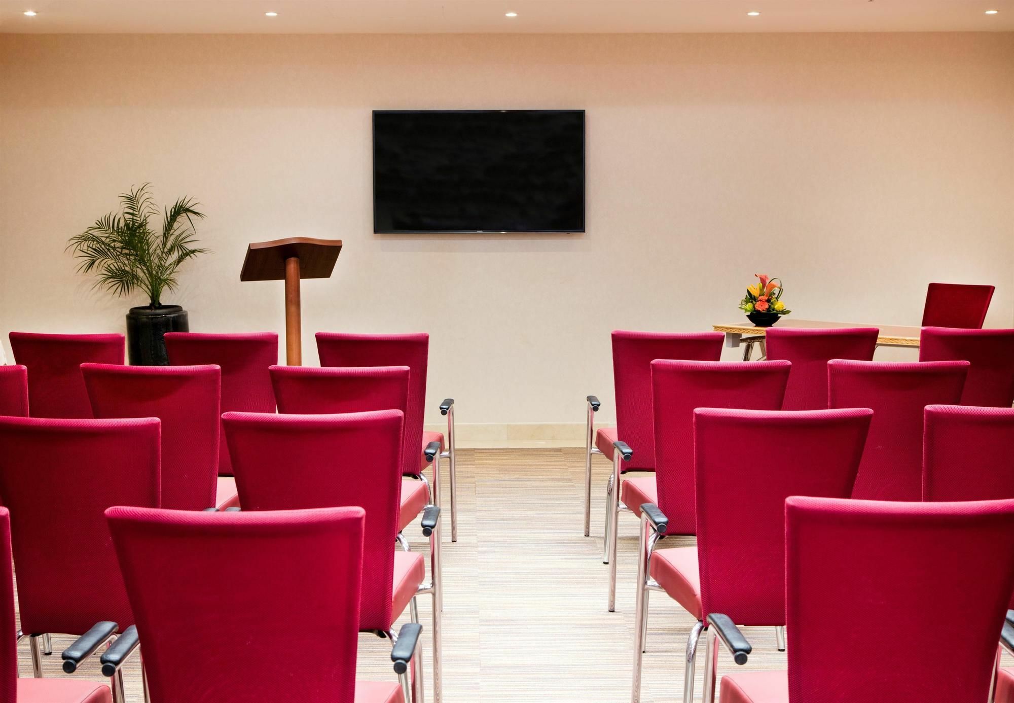 Coral Muscat Hotel And Apartments מראה חיצוני תמונה
