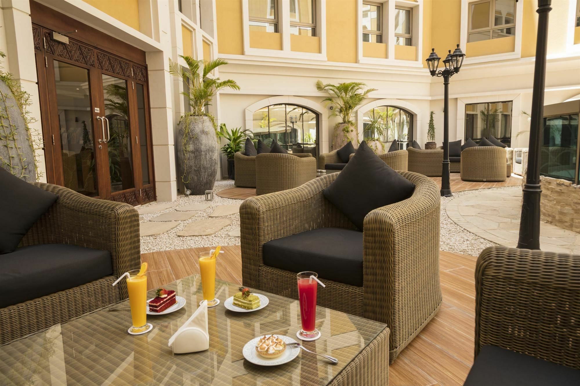Coral Muscat Hotel And Apartments מראה חיצוני תמונה