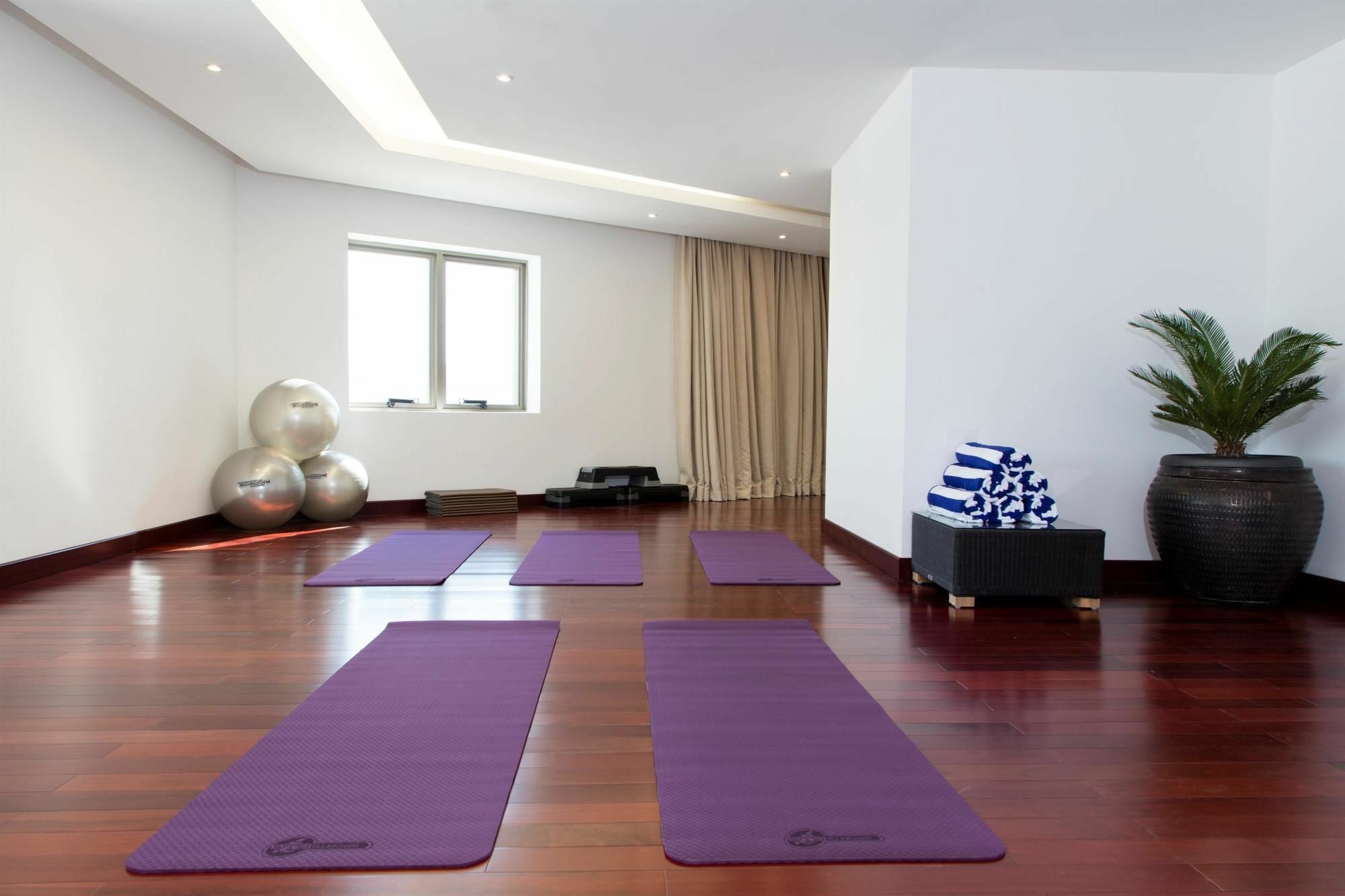 Coral Muscat Hotel And Apartments מראה חיצוני תמונה